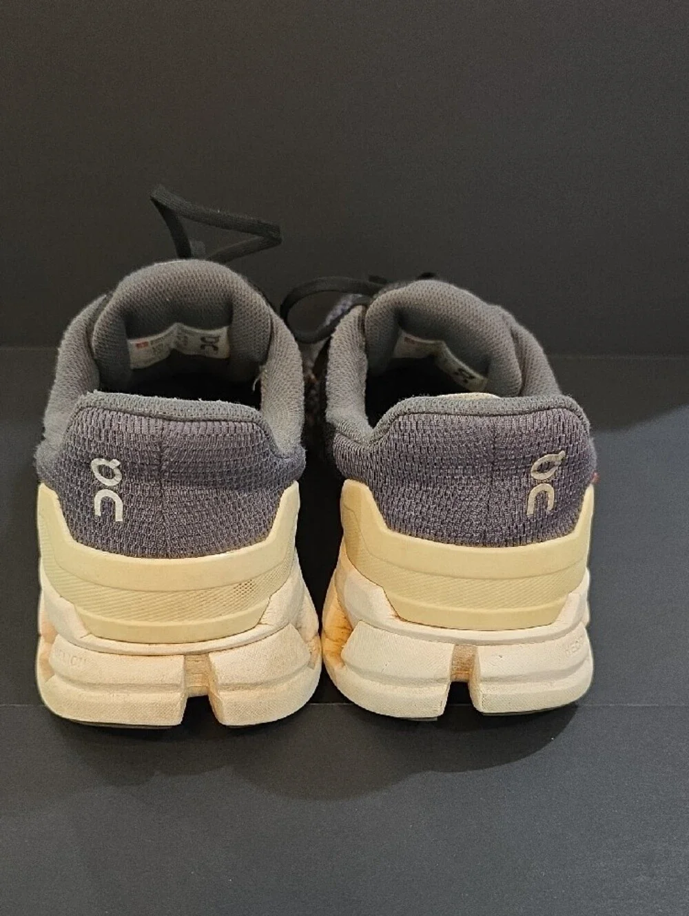 On Running Cloud Men's Cloud Sneakers - Black & Navy Size 7.5